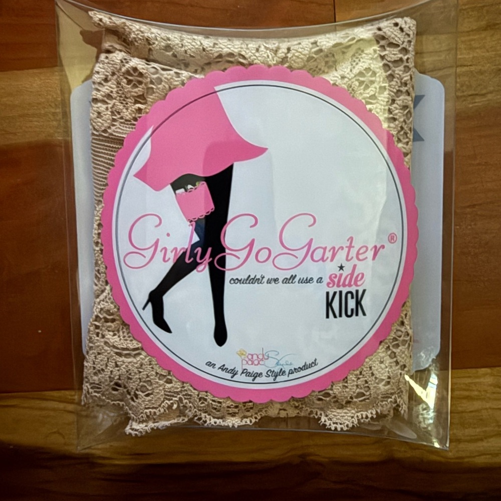 Girly Go Garter Beige Lace